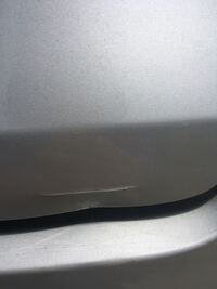 車の凹みを直す 凹んだ部分を熱湯をかけて 凹んだまわりを優しく押すと凹んでた部 Yahoo 知恵袋