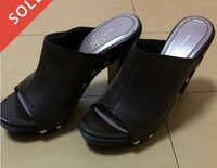 銀座かねまつ ダイアナの靴やバックって何歳くらいの人が持つんですか Yahoo 知恵袋