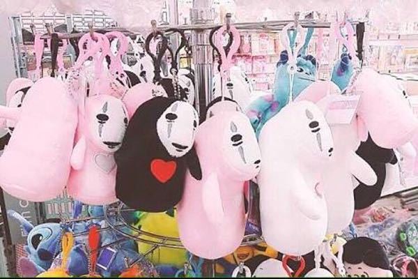 これ売ってる通販サイト知りませんか カオナシです 韓国で売っ Yahoo 知恵袋