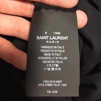 イヴ サンローランの財布を購入しようと思うんですが本物か偽物かの Yahoo 知恵袋