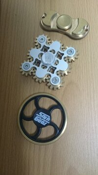 ハンドスピナーのメンテナンスに詳しい方へ質問です この前この3つ Yahoo 知恵袋