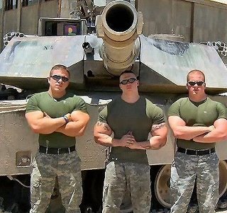 迷彩がダサいと思う人は屈強な米兵の前でも同じことが言えるのですか Yahoo 知恵袋