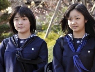 av女優 佳子様眞子様　無修正 眞子様、佳子様の顔は全然似てませんが、腹違いの子なんでしょうか？... - Yahoo!知恵袋