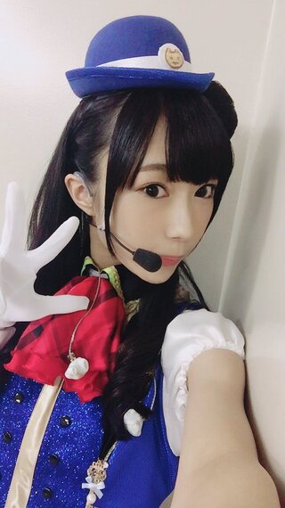 乃木坂46 乃木坂46の秋元真夏さん まなったん とラブライブ サンシャ Yahoo 知恵袋