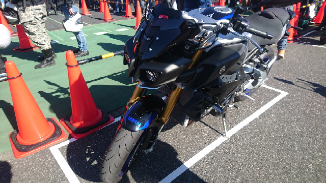 ヤマハのMT-10(無印)について質問です。 - MT-10には - Yahoo!知恵袋