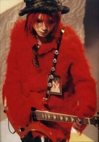 この赤いモコモコの服を着たxjapanのhideさんは どのライヴだったの Yahoo 知恵袋