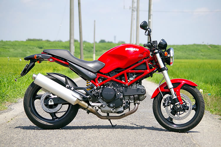 VTR250が人知れず生産終了したみたいですが。VTR250のV型
