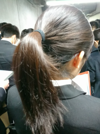 0以上 高校生 ポニーテール 1015 高校生 ポニーテール 巻き髪 毛先だけ