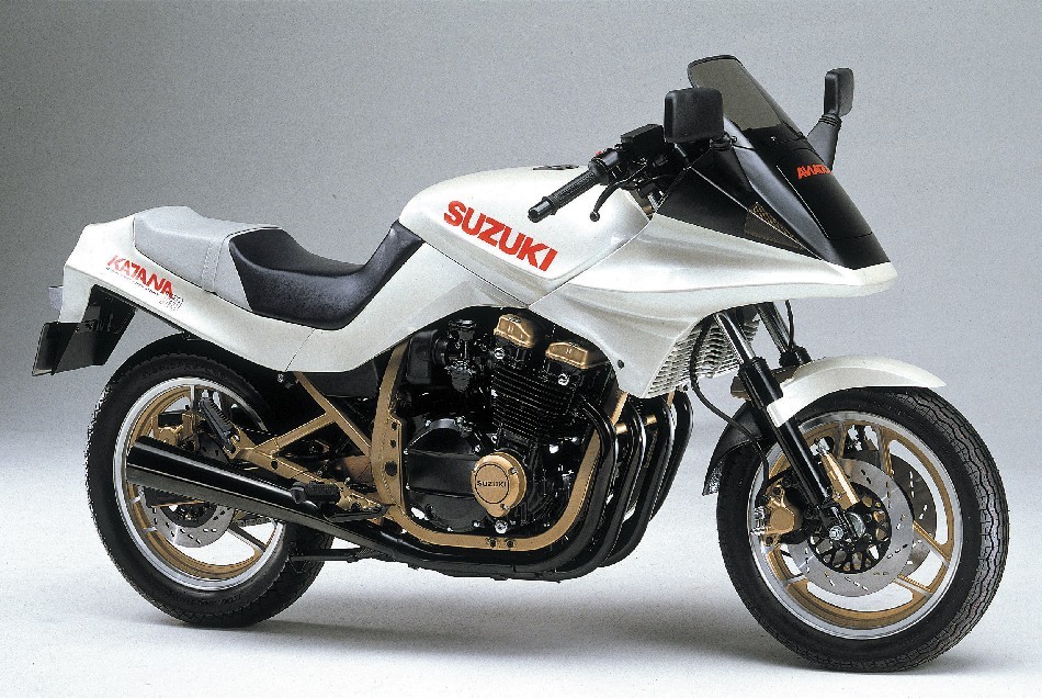 SUZUKI GSX750S 3型　純正タンク ホワイト GSX750S3カタナてなぜ本家GSX750Sカタナより人気がある