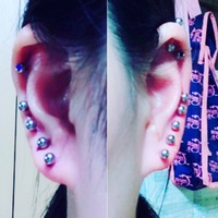 ピアスの数は何個までが許容範囲ですか 4つ 5つは引きますか ピアスok Yahoo 知恵袋