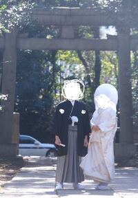 結婚式の写真がイマイチ 写真をご覧ください 神社の写真にタクシーがガッツリ Yahoo 知恵袋