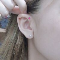 ピアスの穴開けについてです 点の位置 フォワードヘリックス を開けよ Yahoo 知恵袋