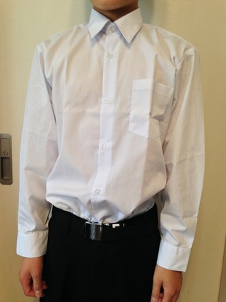 男子中学生に質問 制服で こういったカッターシャツを着てるかと思いますが Yahoo 知恵袋