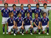 女子サッカーのなでしこジャパンは試合終了したらユニフォーム脱いで相手選手と交換 Yahoo 知恵袋