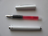 ダイソー１００円万年筆 パイロットインクカートリッジダイソー万年 Yahoo 知恵袋