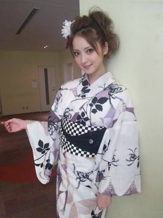 【雑誌掲載】佐々木希さん着用 ブランド浴衣 ◆きもの道楽 ◆ セオ‪α 結婚から8年、2児の母…浴衣ショットの37歳佐々木希が話題「美し