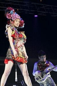 椎名林檎の身長を調べると167cmと出てくるのですが本当ですかね ライブや写真 Yahoo 知恵袋