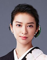 武井咲や筧美和子はなぜ顔の歪みを治さないのですか 絶対に治せな Yahoo 知恵袋