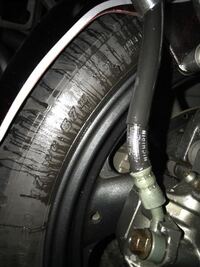 Xjr400のフロントフォークオイル漏れについてです フロントフォー Yahoo 知恵袋