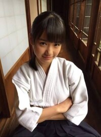 横山玲奈かわいいですね アイドル好きの友達に教えてもらいました Yahoo 知恵袋