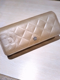 30歳でブランド物の財布じゃないのは恥ずかしいでしょうか 現在クレイ Yahoo 知恵袋