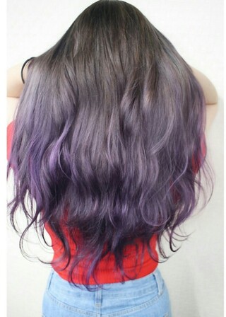 成人式のヘアカラーについてです 振り袖の色が黒に紫なので髪も少し Yahoo 知恵袋