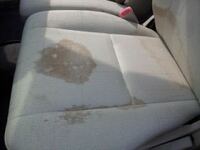 車のシートにコーヒーをこぼしてしまいました シミと匂いを消す良い方 Yahoo 知恵袋