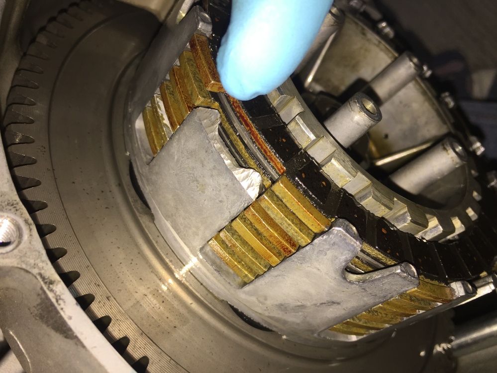 fzr250rで質問です。画像の様にクラッチハウジングが一部欠損