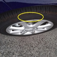 車のタイヤの空気が抜けてるか触っただけでわかりますか 写真の の Yahoo 知恵袋