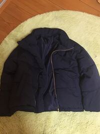 至急教えてください 女子高生で紺色のショートダウンジャケッ Yahoo 知恵袋