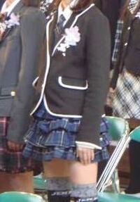 小学校の卒業式の服装について この服で行きたいんですけど パンツ見えちゃい Yahoo 知恵袋