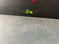 トヨタのプリウスですが写真の携帯とpのマークは何ですか 携帯ではない Yahoo 知恵袋