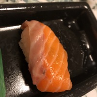 解凍スモークサーモンの表面に小さい黒い点があるのですが 食べられますか 少し食 Yahoo 知恵袋