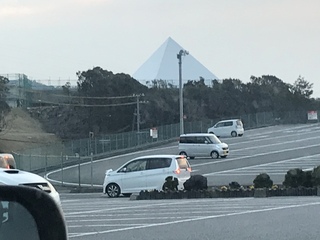 南紀白浜のアドベンチャーワールド近くのとれとれ市場の駐車場から撮 Yahoo 知恵袋
