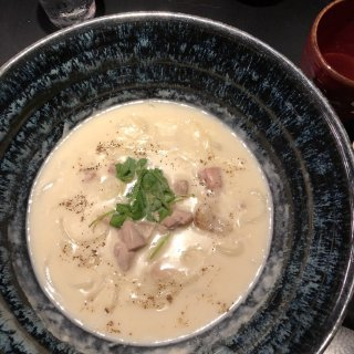 うどん屋について つるとんたんの丼は なぜデカいの 夏木マリのセンス Yahoo 知恵袋