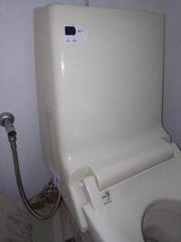 ｉｎａｘ リクシル の一体型 シャワートイレ Dt 2862の分解方法を教えてく 教えて 住まいの先生 Yahoo 不動産