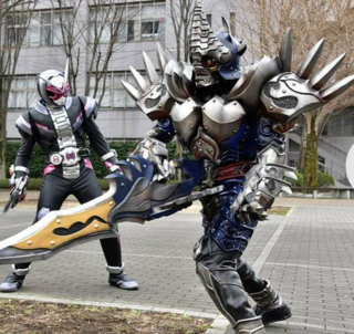 今日の仮面ライダージオウ アナザーブレイドがいるのに剣崎が仮面ライダーブレ Yahoo 知恵袋