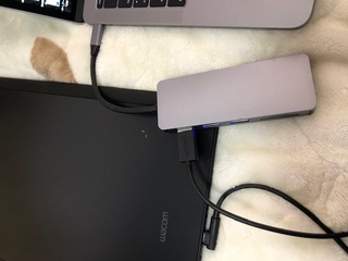 ワコムのintuosproを購入したのですが Macbookproのusb Yahoo 知恵袋