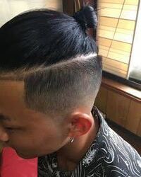 髪型 マンバン についての質問です 現在髪の長さは前髪を下ろすと鼻の Yahoo 知恵袋