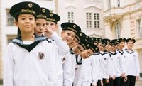 ヨーロッパのオーストリアにある ウィーン少年合唱団の制服が どう Yahoo 知恵袋