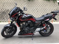 セパハンってかっこいいですか バイクによる昔ｔｗのセパハンでステップがノー Yahoo 知恵袋