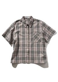 ケンコバみたいな服装って何系っていうのでしょうか ぴためのシャツとか Yahoo 知恵袋