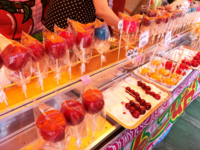 お祭りなどの屋台で売っている チョコバナナ のバナナはなぜ変色し Yahoo 知恵袋