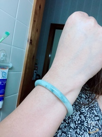 翡翠バングルに艶がありません どうしても一目惚れしてしまい フリマアプ Yahoo 知恵袋