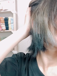 ヘアカラー緑の上から青とかピンクとか入りますか それと2種類染める場合は Yahoo 知恵袋