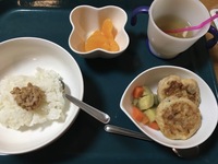 もうじき一歳の離乳食 少ないですか 食べるの大好きでよく食べ 離乳食開始か Yahoo 知恵袋