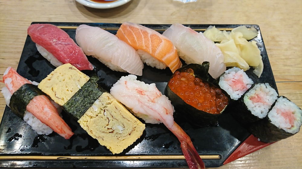 寿司の食べる順番についてその５下駄や皿に握られて出てくる店の場合 ある程度 Yahoo 知恵袋
