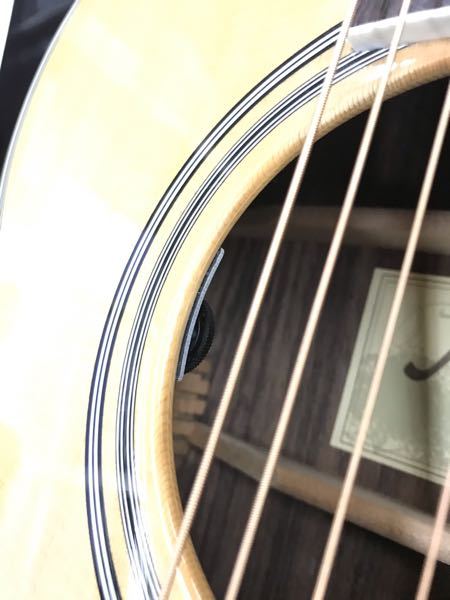 エレアコをアンプに繋いでも音が鳴らないのですが、修理に持っていって