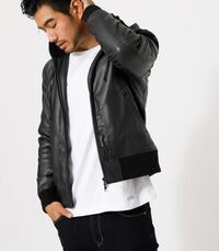 フェイクレザーやフェイクファーってダサいですか 特にフェイクレザーはや Yahoo 知恵袋