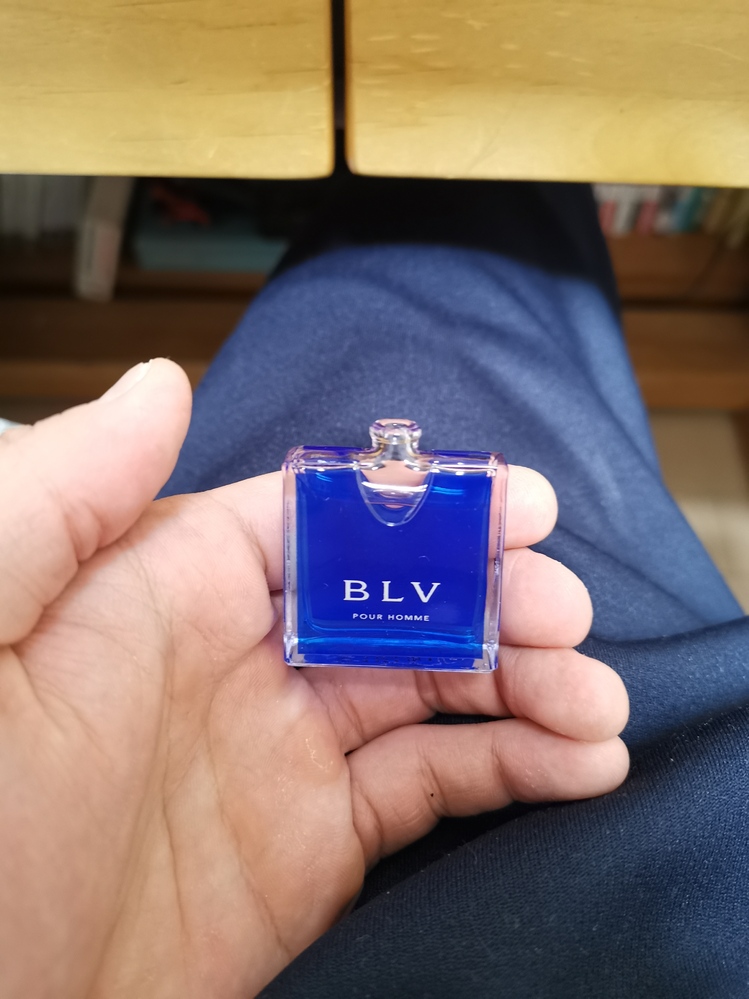 ブルガリブルー　ワンプッシュのみ使用 BVLGARIのプールオムブルーの香水を友達から頂きました。しかし